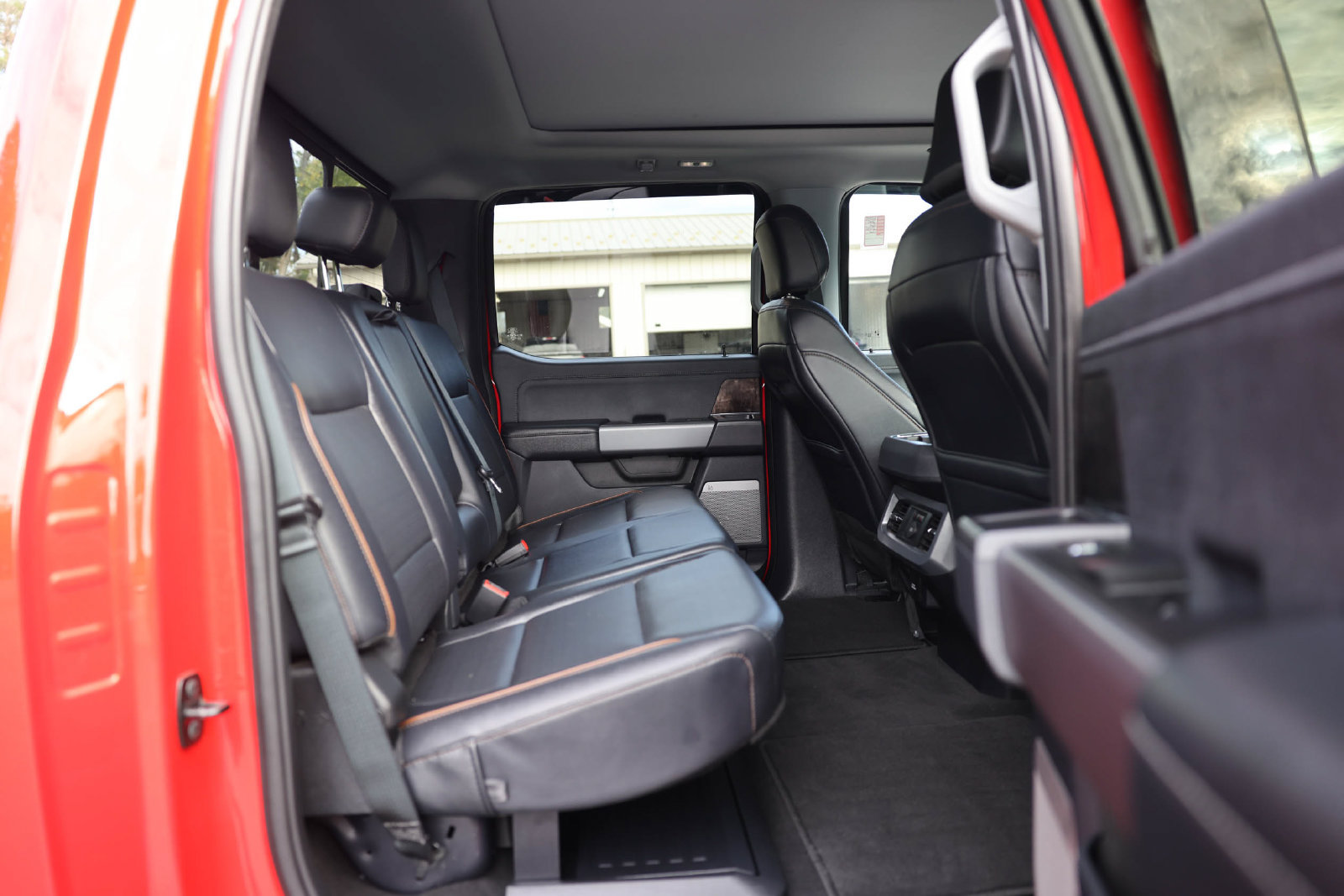 Used 2025 Ford F450 Lariat w/ Lariat Ultimate Package AWD/4WD image 13