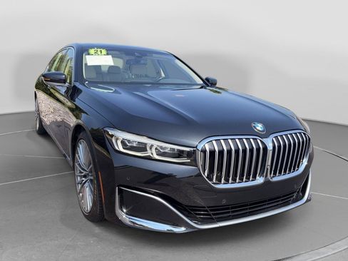 Used 2021 BMW 740i RWD image 7