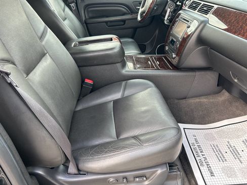 Used 2014 GMC Yukon XL Denali image 21