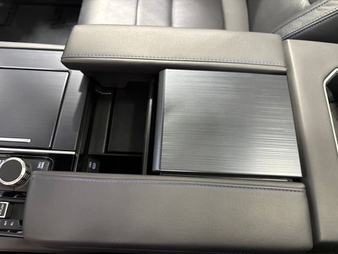 Used 2025 Toyota Tundra Platinum AWD/4WD image 47
