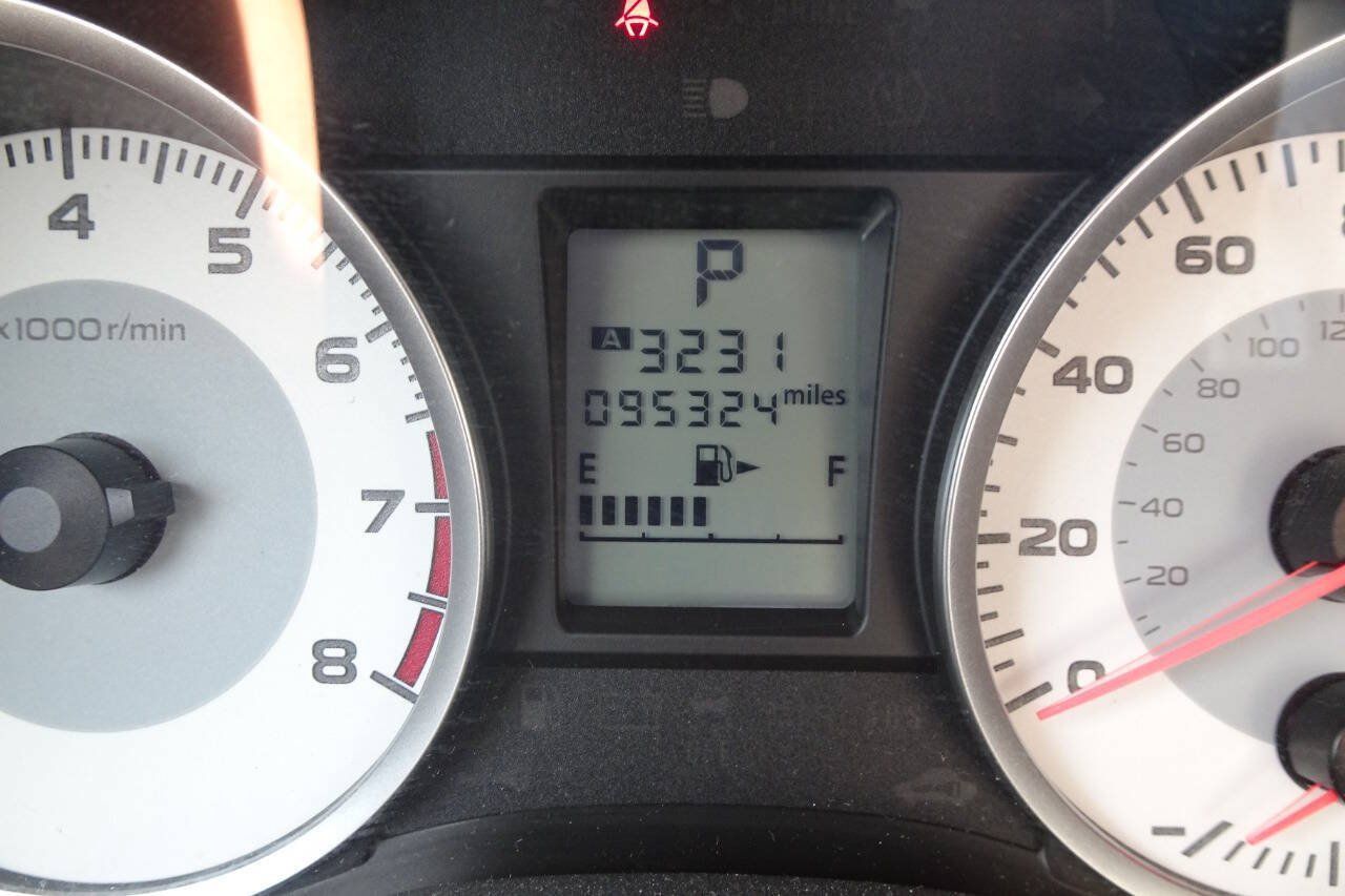Used 2013 Subaru Impreza 2.0i Premium w/ Popular Pkg 1 AWD/4WD image 19