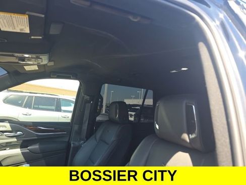 Certified 2024 Cadillac Escalade Luxury AWD/4WD image 10