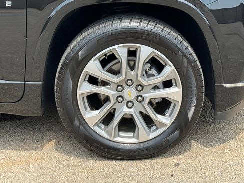 Used 2020 Chevrolet Traverse Premier FWD image 9