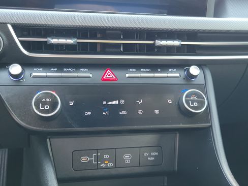 Used 2025 Hyundai Sonata SEL FWD image 27