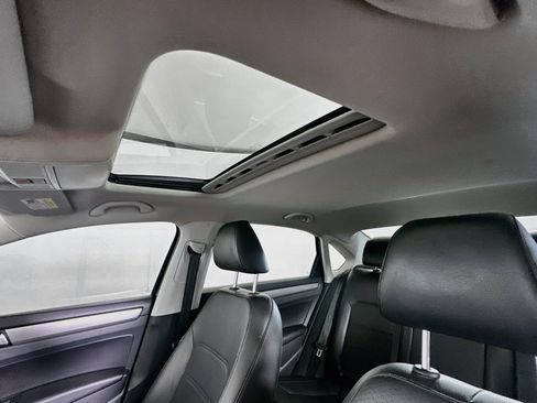 Used 2014 Volkswagen Passat 1.8T SE FWD image 25