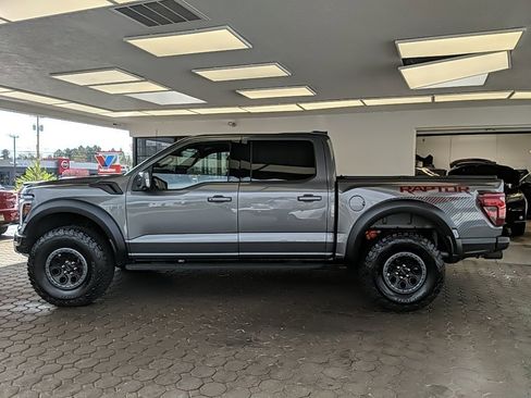 Used 2025 Ford F150 Raptor image 9