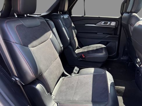 Used 2025 Ford Explorer ST AWD/4WD image 11