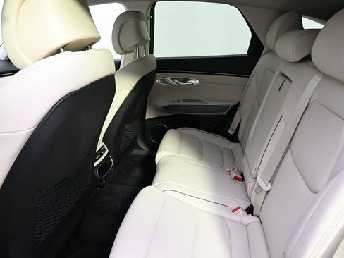 Used 2025 Genesis GV70 2.5T Select w/ Advanced Package image 21