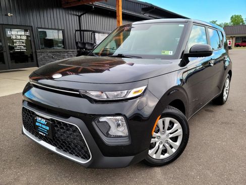 Used 2020 Kia Soul LX FWD image 1