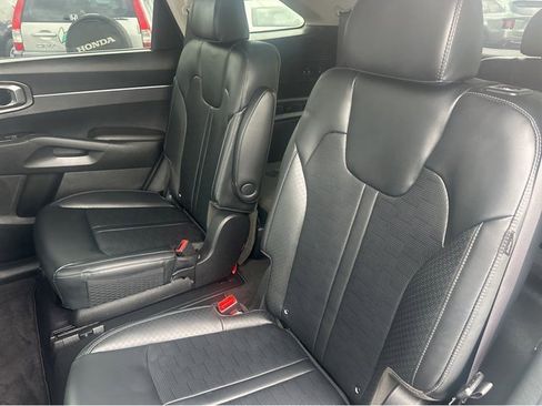 Certified 2025 Kia Sorento EX image 15