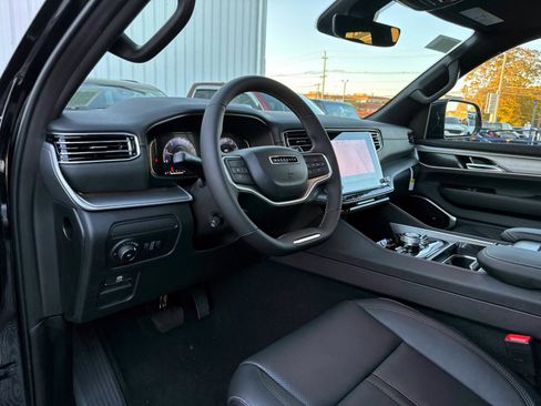 New 2025 Jeep Wagoneer Series II image 15