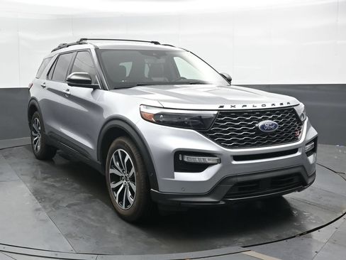 Used 2020 Ford Explorer ST w/ Premium Technology Package AWD/4WD image 5
