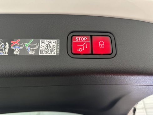 Used 2026 Mercedes-Benz GLC 300 image 25