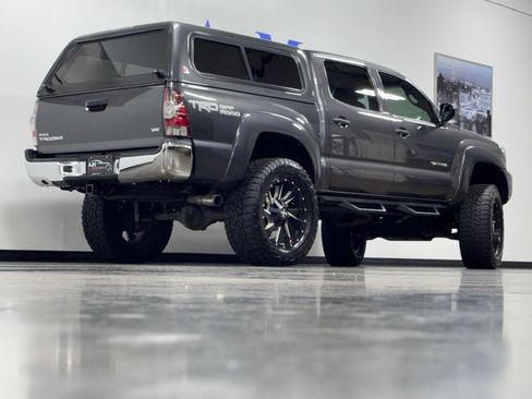 Used 2015 Toyota Tacoma 4x4 Double Cab w/ TRD Off-Road Package image 5