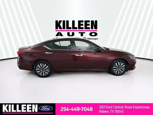 Used 2025 Nissan Altima 2.5 SV FWD image 10