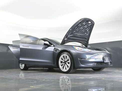 Used 2023 Tesla Model 3 Standard Range RWD image 42
