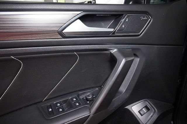 Used 2022 Volkswagen Tiguan SEL R-Line AWD/4WD image 11