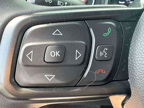 Used 2025 Jeep Wrangler Unlimited Sport AWD/4WD image 18