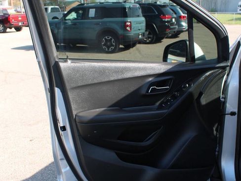 Used 2020 Chevrolet Trax LS w/ Tint and Cruise Package image 9