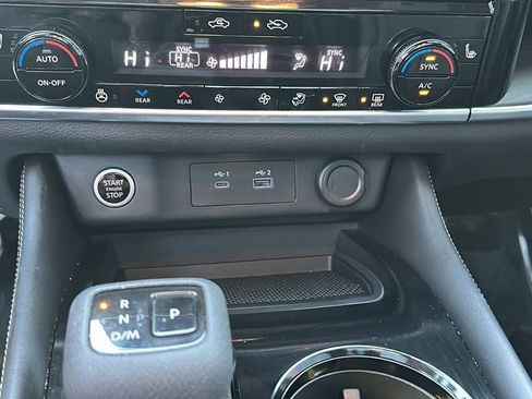Used 2021 Nissan Rogue SL FWD image 28