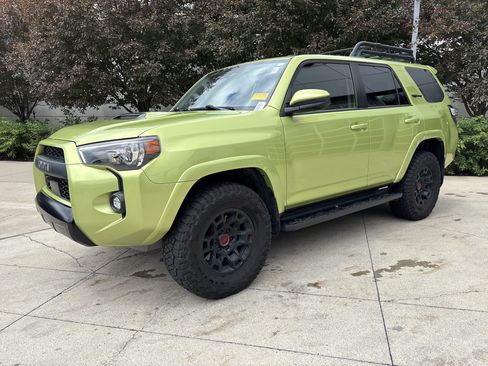 Used 2022 Toyota 4Runner TRD Pro AWD/4WD image 3