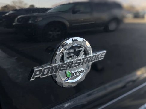 Used 2016 Ford F350 Platinum w/ FX4 Off-Road Package image 39