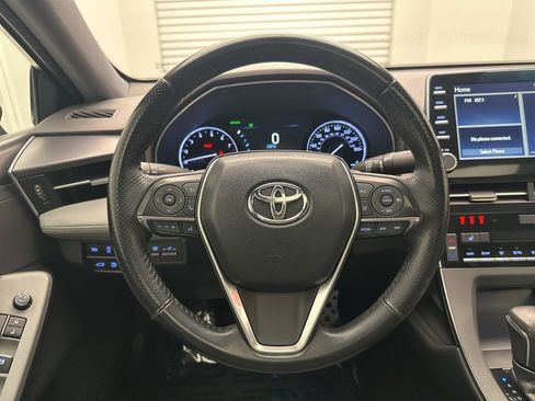 Used 2019 Toyota Avalon XSE image 18