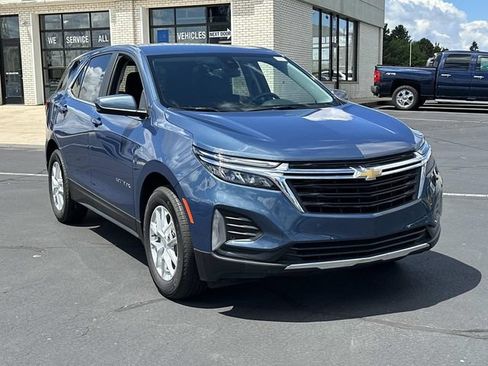 Used 2024 Chevrolet Equinox LT FWD image 2