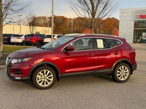 Certified 2022 Nissan Rogue Sport SV image 8