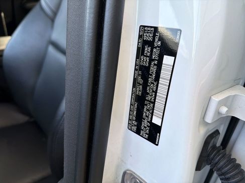 Used 2022 Volvo S60 B5 Inscription image 6