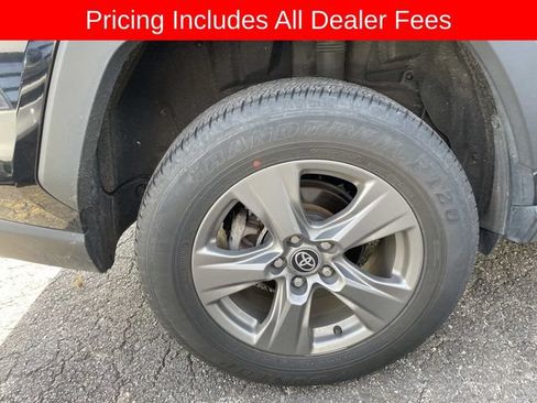 Used 2024 Toyota RAV4 XLE AWD/4WD image 11
