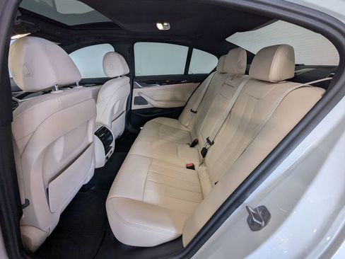 Used 2023 BMW 530i w/ Premium Package RWD image 14