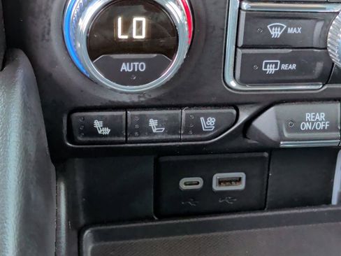 Used 2024 GMC Yukon AT4 w/ AT4 Premium Package image 29