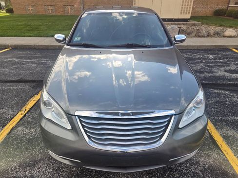 Used 2013 Chrysler 200 Limited FWD image 16