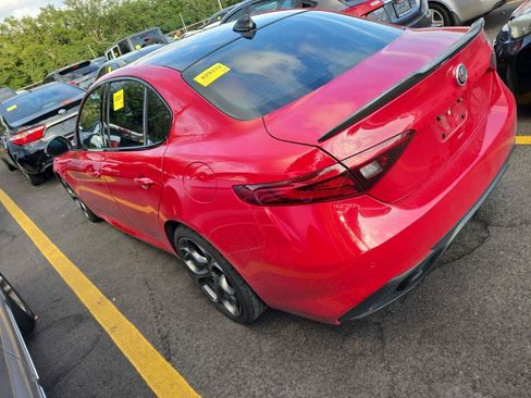 Used 2019 Alfa Romeo Giulia Ti Sport w/ Quick Order Package 22U Sport RWD image 17