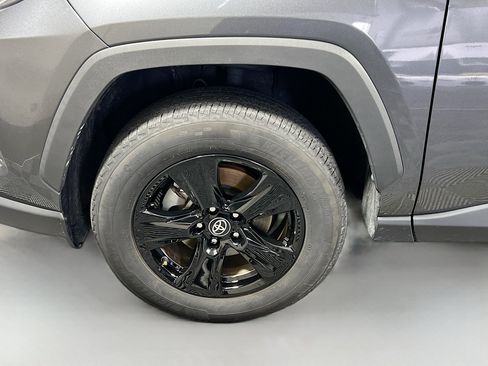 Used 2021 Toyota RAV4 XLE image 13