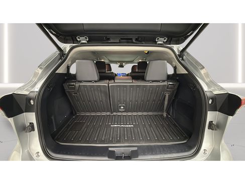 Used 2021 Toyota Highlander Platinum AWD/4WD image 10