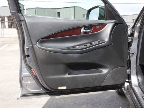 Used 2016 INFINITI QX50 Journey w/ Premium Package image 17