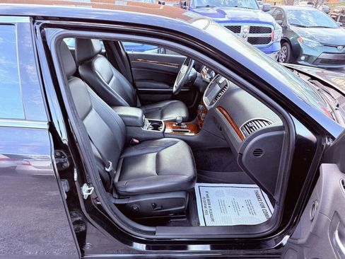 Used 2013 Chrysler 300 w/ Driver Convenience Group image 20