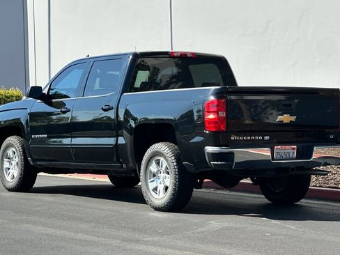 Used 2018 Chevrolet Silverado 1500 LT w/ LT Eassist Package image 6