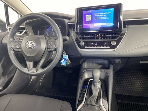 Used 2026 Toyota Corolla LE FWD image 13