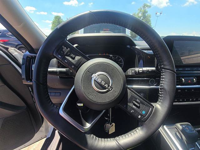 Used 2022 Nissan Pathfinder SV FWD image 11
