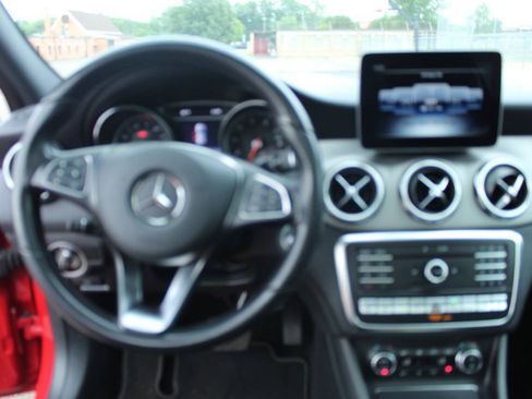 Used 2020 Mercedes-Benz GLA 250 4MATIC image 19