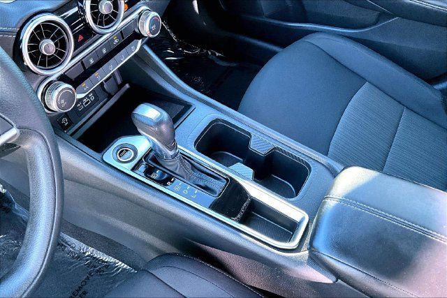 Used 2024 Nissan Sentra SV FWD image 17