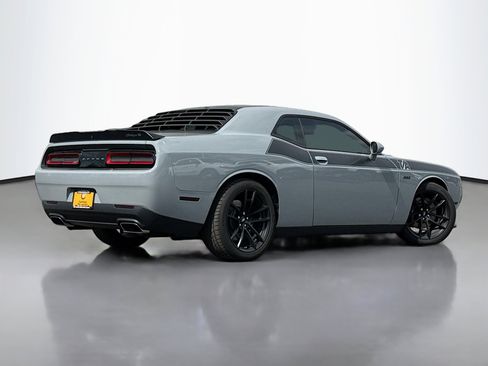Used 2021 Dodge Challenger R/T Scat Pack w/ T/A Package RWD image 2