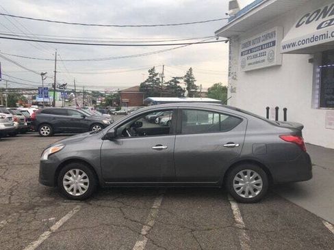 Used 2017 Nissan Versa SV FWD image 2