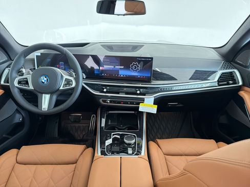 New 2026 BMW X5 xDrive50e w/ M Sport Package AWD/4WD image 17