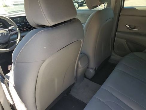 Used 2021 Hyundai Elantra SEL FWD image 13