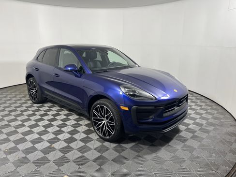 Used 2026 Porsche Macan AWD/4WD image 9