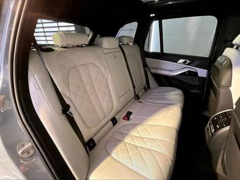 Used 2024 BMW X5 xDrive40i w/ M Sport Package image 20